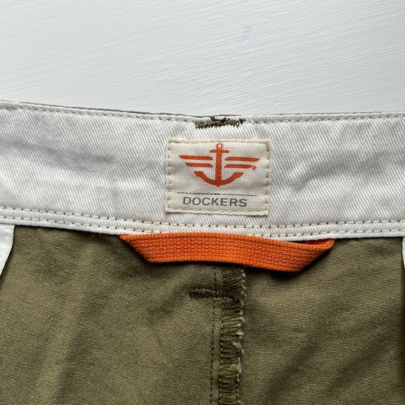 Men’s Green Camo Cargo Shorts - Picture 4 of 6